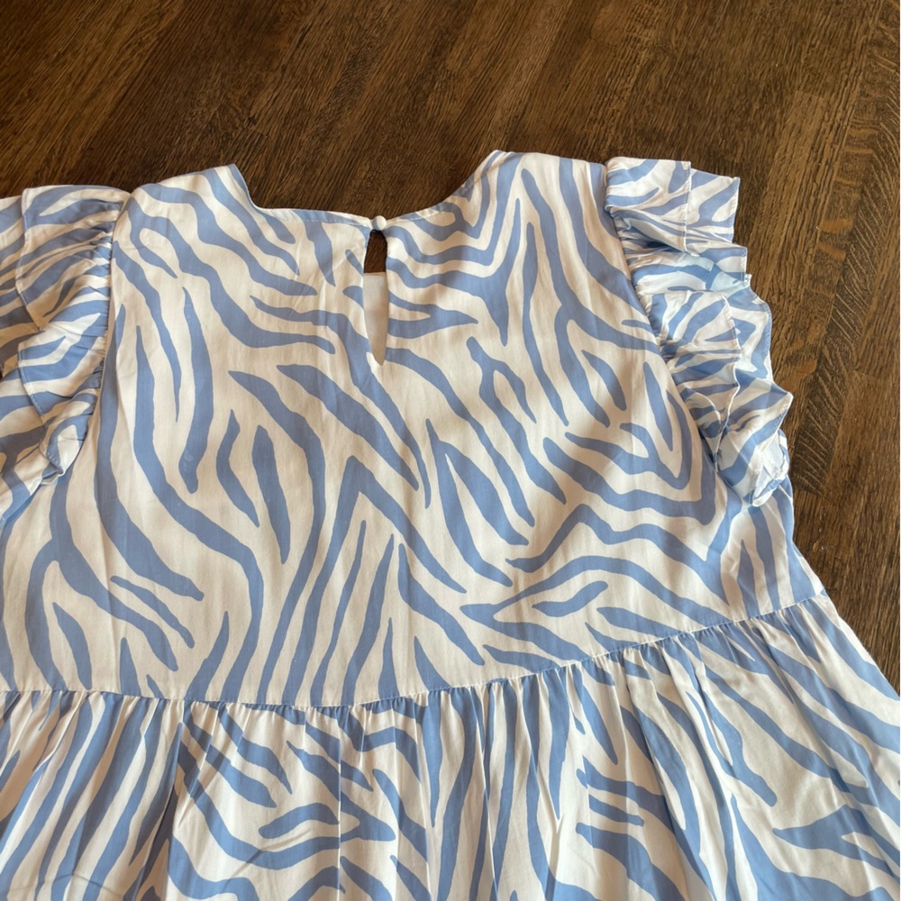 THML Blue and White Pattern Short Sleeve Dress Boho- Size M - Picture 4 of 9